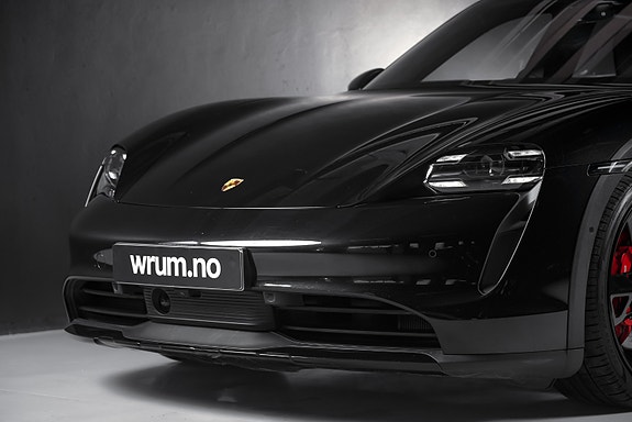 Porsche Taycan Cross Turismo 4 of 30
