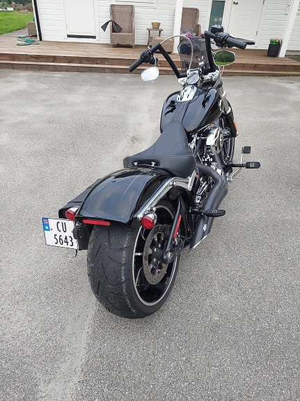 Harley-Davidson FXSB 103 BREAKOUT 6 of 7