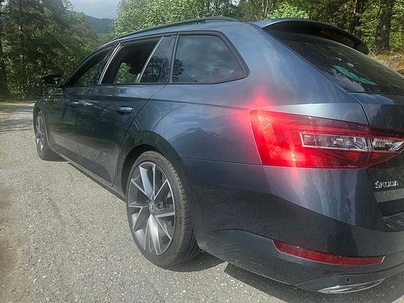 Skoda Superb 7 of 12