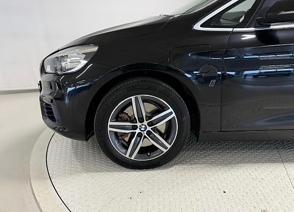BMW 225xe 5 of 11
