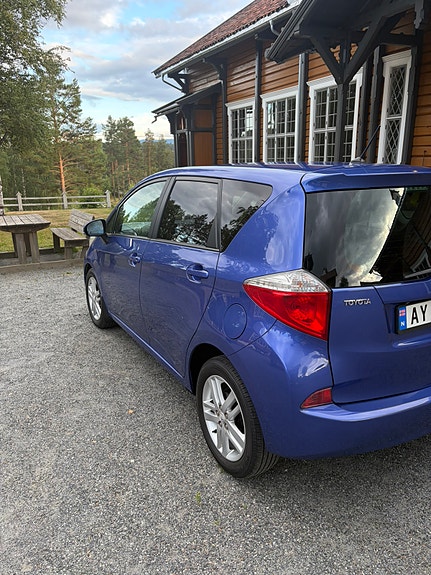 Toyota Verso-S 4 of 14