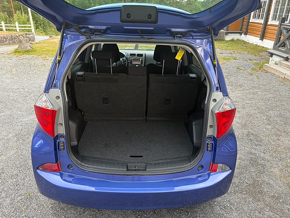 Toyota Verso-S 10 of 14
