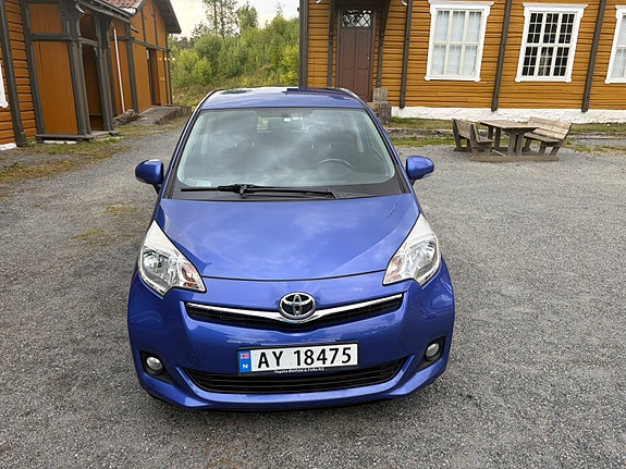 Toyota Verso-S 6 of 14