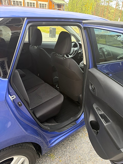 Toyota Verso-S 9 of 14