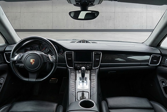 Porsche Panamera 18 of 30