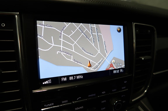 Porsche Panamera 26 of 30