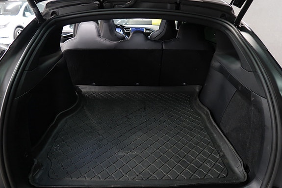 Tesla Model X 27 of 28