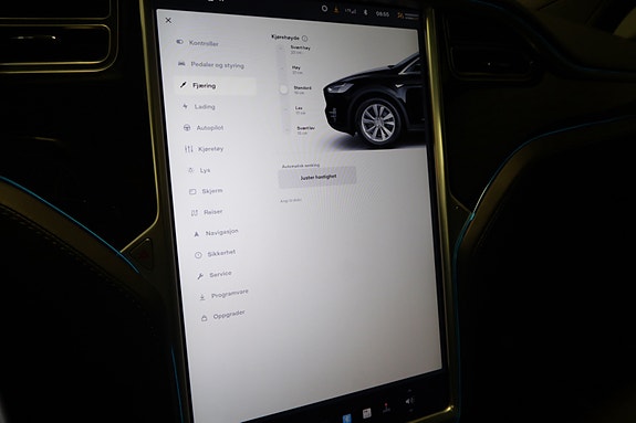 Tesla Model X 14 of 28