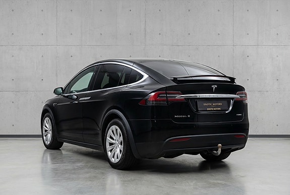 Tesla Model X 3 of 28