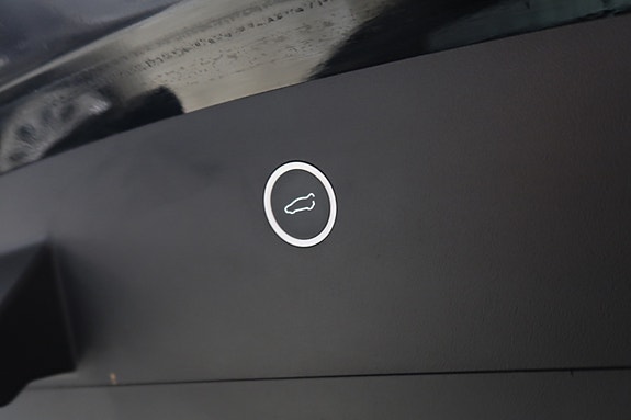 Tesla Model X 28 of 28