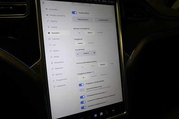 Tesla Model X 19 of 28