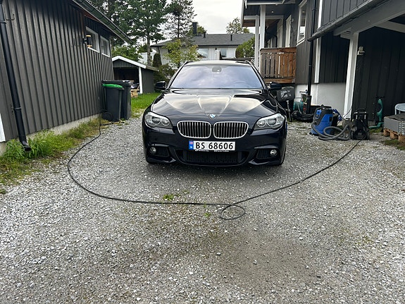 BMW 530xd 2 of 23