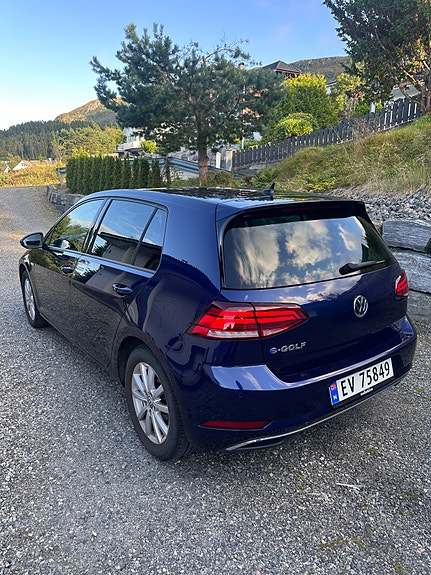 Volkswagen e-Golf VII 4 of 14