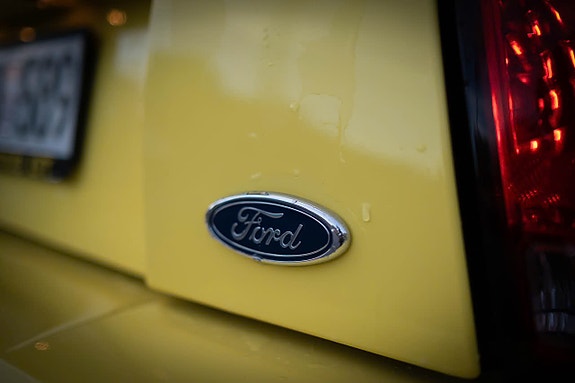 Ford Mustang 8 of 27