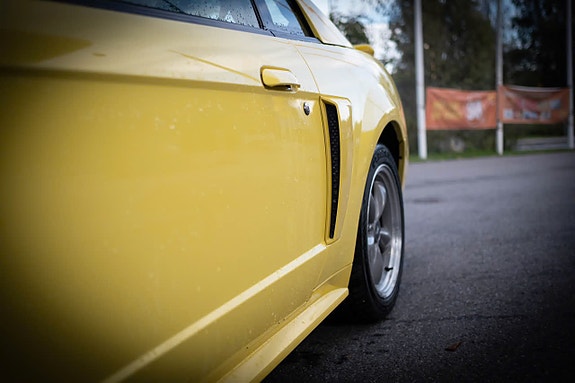 Ford Mustang 13 of 27