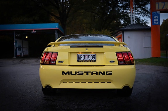 Ford Mustang 5 of 27