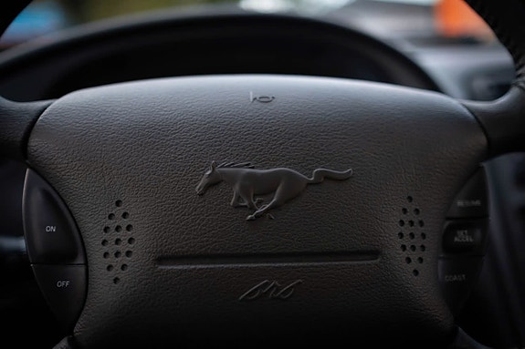 Ford Mustang 21 of 27