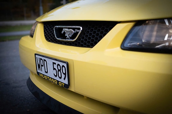 Ford Mustang 9 of 27