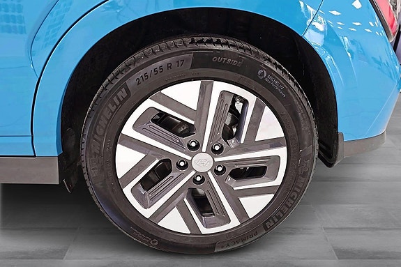 Hyundai Kona 24 of 26