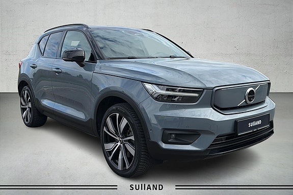 Volvo XC40 4 of 28