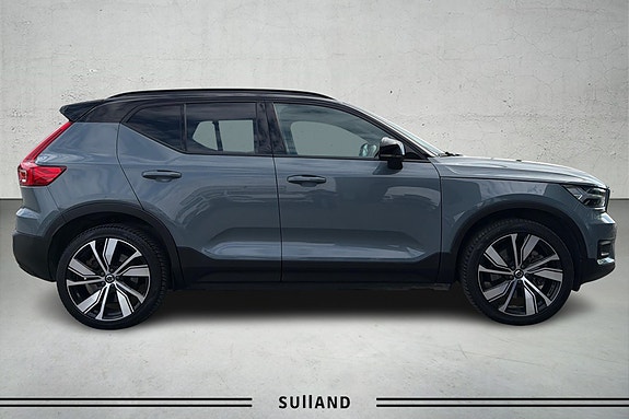 Volvo XC40 5 of 28