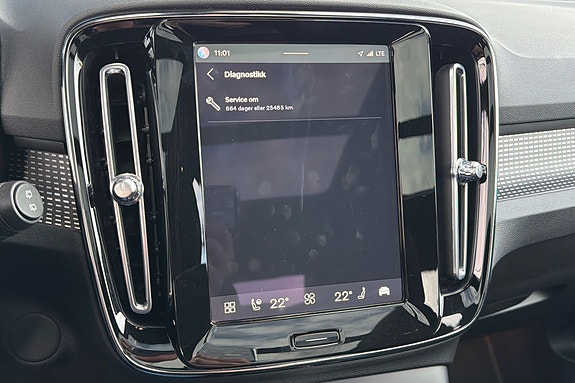 Volvo XC40 19 of 28