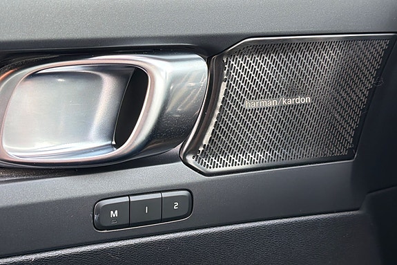 Volvo XC40 23 of 28