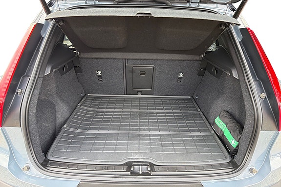 Volvo XC40 27 of 28
