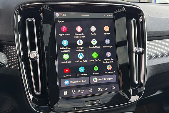 Volvo XC40 17 of 28