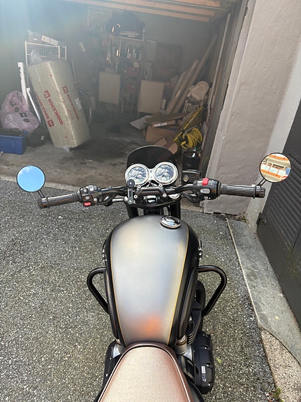 Triumph Bonneville T120 Black Gold Line 26 of 30