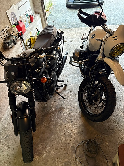 Triumph Bonneville T120 Black Gold Line 27 of 30