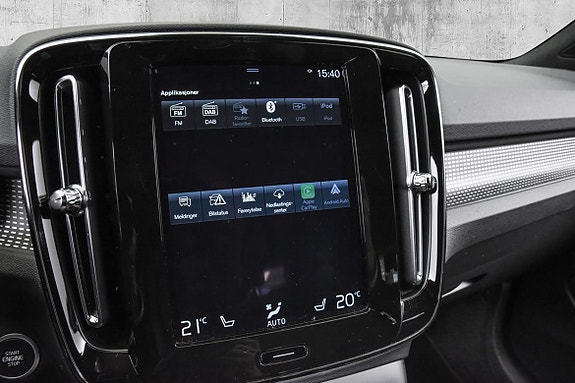 Volvo XC40 16 of 23