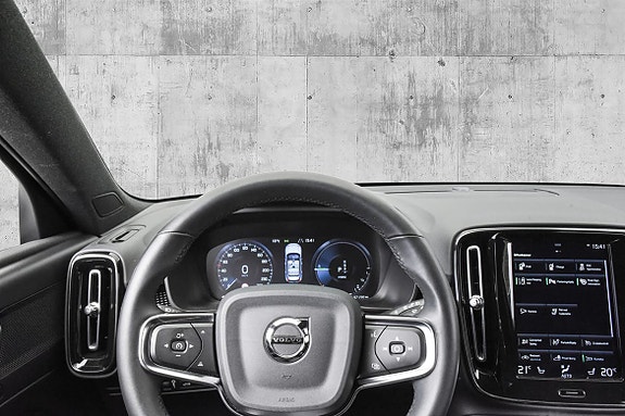 Volvo XC40 12 of 23