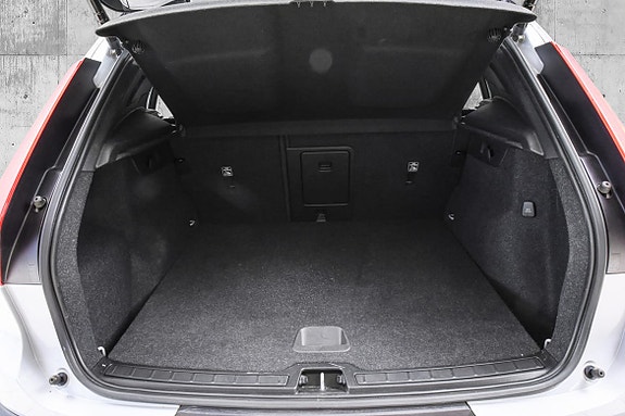 Volvo XC40 9 of 23