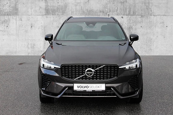 Volvo XC60 2 of 30