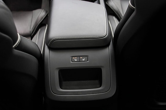 Volvo XC60 15 of 30