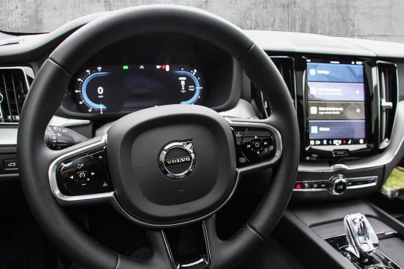 Volvo XC60 30 of 30