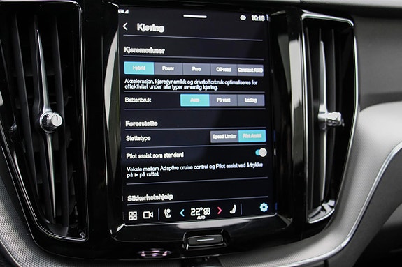 Volvo XC60 23 of 30