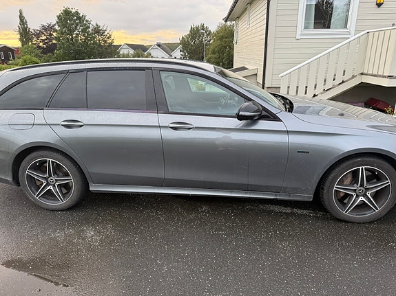 Mercedes-Benz E300 de 3 of 28