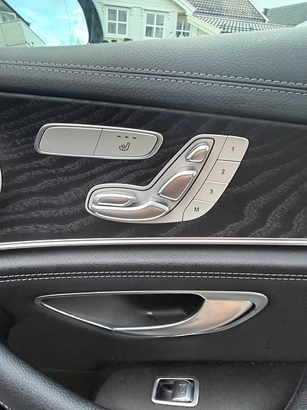 Mercedes-Benz E300 de 12 of 28
