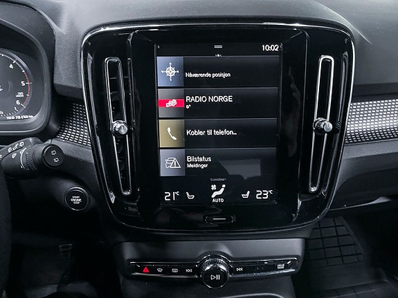 Volvo XC40 12 of 17