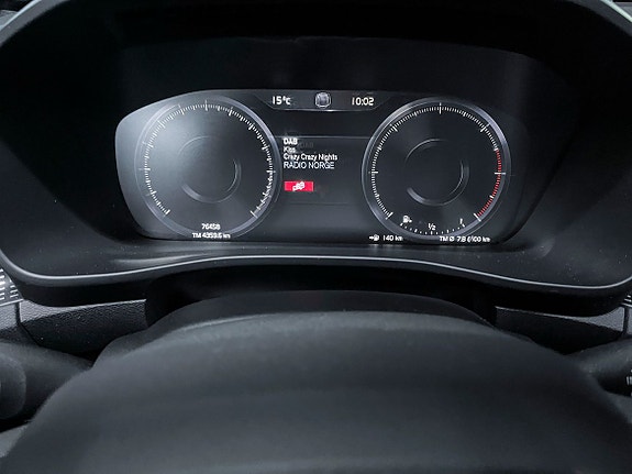 Volvo XC40 11 of 17