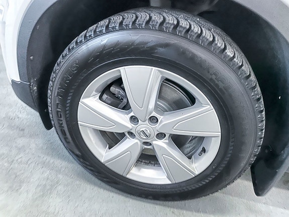 Volvo XC40 14 of 17