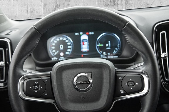 Volvo XC40 25 of 30