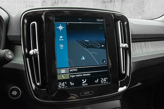 Volvo XC40 13 of 30