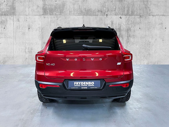 Volvo XC40 5 of 10
