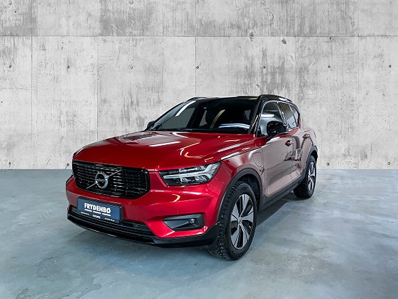 Volvo XC40 3 of 10