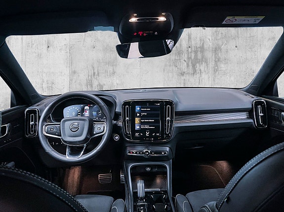 Volvo XC40 7 of 10