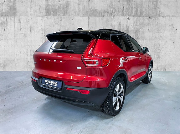 Volvo XC40 4 of 10