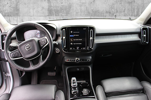 Volvo XC40 16 of 29